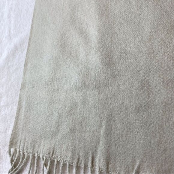 Royal Rossi 100% Cashmere Scarf - Picture 4 of 6